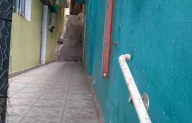 Imagem: A casa possui 1 Dormitório, 1 Banheiro, 125m² de Área e