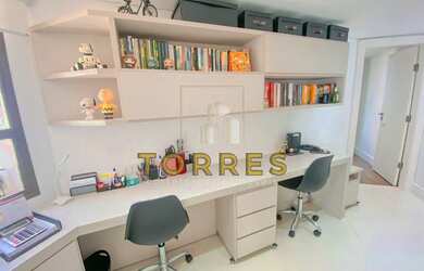 Imagem 14: Apartamento reformado frente mar na Praia das Astúrias no Guarujá com...