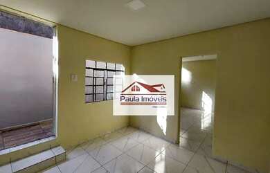 Imagem: A casa possui 1 Dormitório, 1 Banheiro, 1 Vaga na garagem