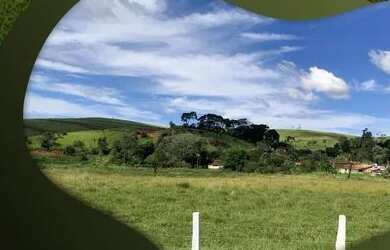 Imagem: O terreno possui 600m² de Área e está localizado em Centro