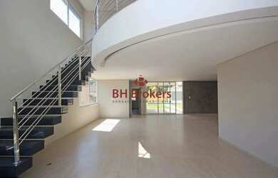 Imagem: A casa em condomínio possui 4 Dormitórios, 5 Banheiros, 3