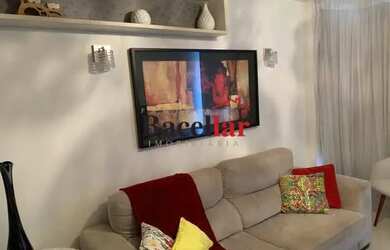 Imagem: O apartamento possui 3 Dormitórios, 3 Banheiros, 2 Vagas na