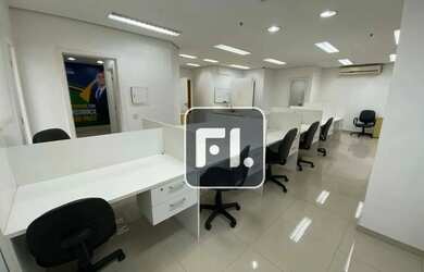 Imagem: O depósito possui 3 Vagas na garagem e 114m² de Área e está