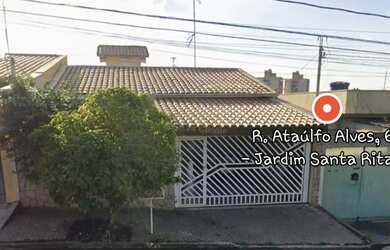 Imagem: A casa possui 2 Dormitórios, 2 Banheiros, 3 Vagas na garagem