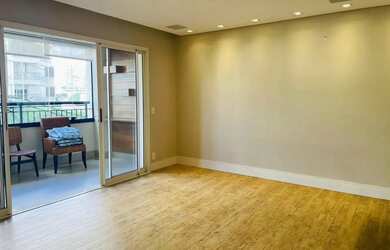 Imagem: O apartamento possui 4 Dormitórios, 3 Banheiros, 2 Vagas na