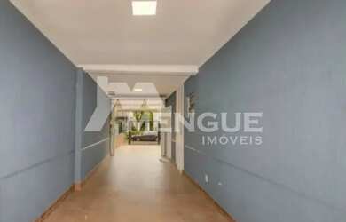 Imagem 15: Aluga-se Casa residencial com 3 dormitórios sendo 2 suítes e conta com 3 vagas de garagem