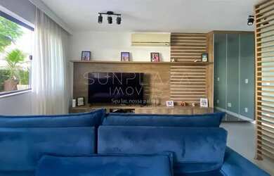 Imagem: A casa possui 3 Dormitórios, 5 Banheiros, 2 Vagas na garagem