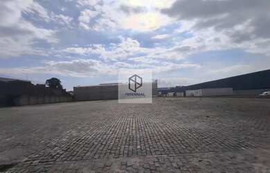 Imagem: O depósito possui 5 Vagas na garagem, 10.000m² de Área e