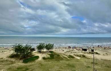 Imagem 2: Imóvel para venda tem 150 metros quadrados com 4 quartos em Navegantes...