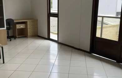 Imagem 11: Galpão/Depósito/Armazém para venda tem 110 metros quadrados