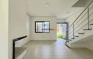 Imagem 5: Casa em Porto Alegre, no bairro Hípica, com 3 dormitório s , e 3 banheiros,...