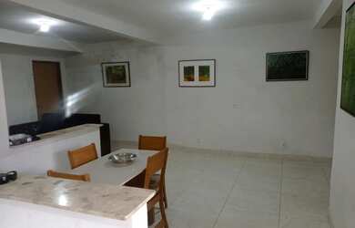 Imagem: A casa possui 2 Dormitórios, 2 Banheiros, 1 Vaga na garagem