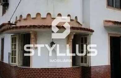 Imagem: A casa possui 5 Dormitórios, 2 Banheiros, 5 Vagas na garagem