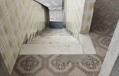 Imagem: A casa possui 3 Dormitórios, 1 Banheiro, 1 Vaga na garagem