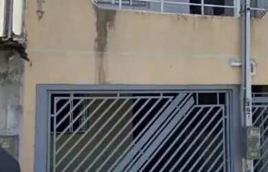 Imagem: A casa possui 1 Dormitório, 1 Banheiro, 1 Vaga na garagem e