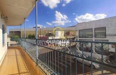 Imagem: A casa possui 3 Dormitórios, 2 Banheiros, 1 Vaga na garagem