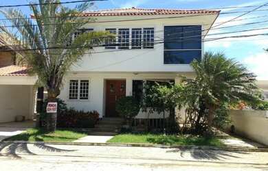 Imagem: A casa possui 3 Dormitórios, 4 Banheiros, 4 Vagas na garagem