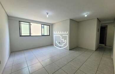 Imagem: O apartamento possui 2 Dormitórios, 2 Banheiros, 2 Vagas na