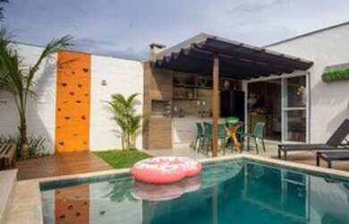 Imagem: A casa em condomínio possui 3 Dormitórios, 4 Banheiros, 2