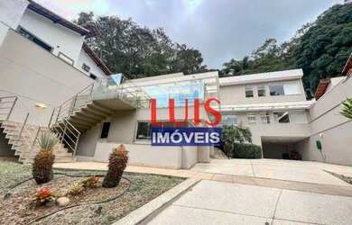 Imagem: A casa em condomínio possui 5 Dormitórios, 5 Banheiros, 4