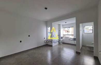 Imagem: A kitnet possui 1 Dormitório, 1 Banheiro, 1 Vaga na garagem