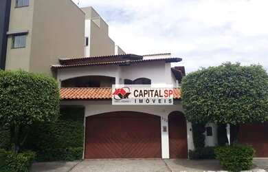 Imagem: A casa possui 5 Dormitórios, 3 Banheiros, 4 Vagas na garagem