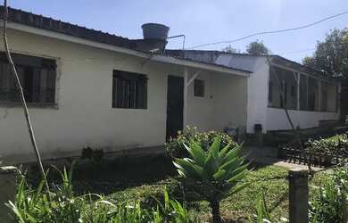 Imagem: A casa possui 2 Dormitórios, 1 Banheiro, 60m² de Área e