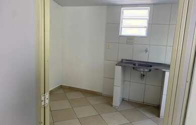 Imagem: A kitnet possui 1 Dormitório e está localizado em Aterrado