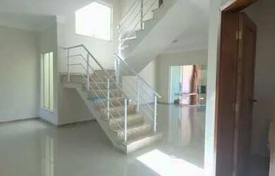 Imagem: A casa em condomínio possui 5 Dormitórios, 4 Banheiros, 4