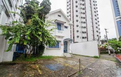 Imagem: O depósito possui 5 Vagas na garagem, 378m² de Área e está