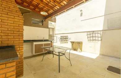 Imagem: A casa à venda possui 3 Dormitórios, 3 Banheiros, 4 Vagas