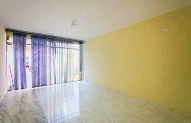 Imagem: A casa possui 3 Dormitórios, 5 Banheiros, 4 Vagas na garagem