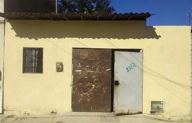 Imagem: A casa possui 2 Dormitórios, 1 Banheiro, 42m² de Área e