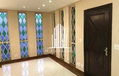 Imagem: A casa possui 2 Dormitórios, 3 Banheiros, 3 Vagas na garagem