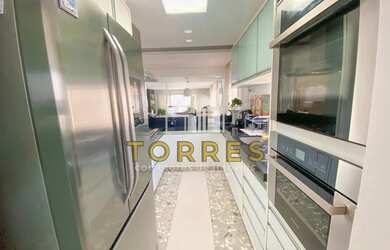 Imagem 11: Apartamento reformado frente mar na Praia das Astúrias no Guarujá com...