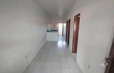 Imagem: A casa possui 2 Dormitórios, 1 Banheiro, 1 Vaga na garagem