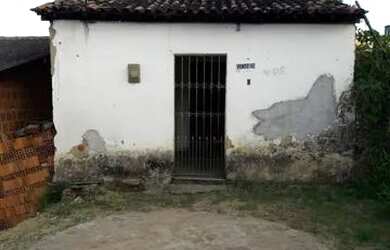 Imagem: A casa possui 1 Dormitório, 1 Banheiro e está localizado