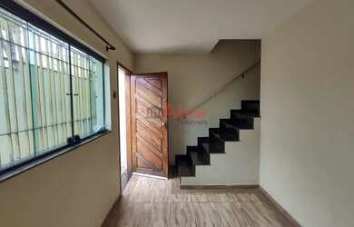 Imagem: A casa possui 2 Dormitórios, 1 Banheiro, 1 Vaga na garagem