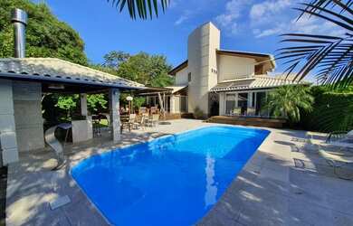 Imagem: A casa em condomínio possui 3 Dormitórios, 5 Banheiros, 4