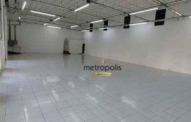 Imagem: O depósito possui 5 Vagas na garagem, 1.172m² de Área, Imóvel