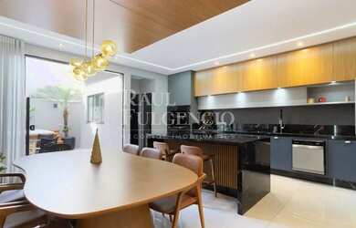 Imagem: A casa em condomínio possui 3 Dormitórios, 4 Banheiros, 3