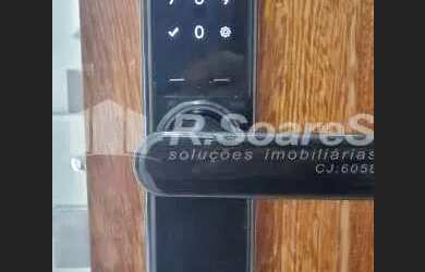 Imagem 4: Rua Assis Brasil, apartamento de quarto quartos, dois banheiros sociais, dependência compl