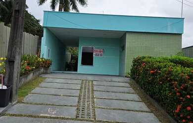 Imagem: A casa em condomínio possui 3 Dormitórios, 3 Banheiros, 2