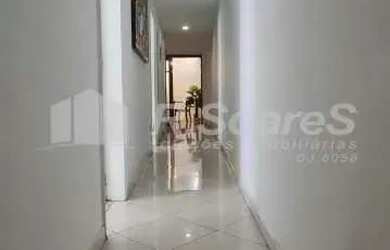 Imagem 5: Rua Assis Brasil, apartamento de quarto quartos, dois banheiros sociais, dependência compl