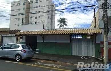 Imagem: O depósito possui 5 Vagas na garagem, 220m² de Área e está