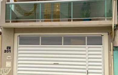 Imagem: A casa possui 2 Dormitórios, 2 Banheiros, 1 Vaga na garagem