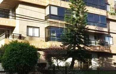 Imagem: O apartamento possui 3 Dormitórios, 1 Banheiro, 1 Vaga na garagem