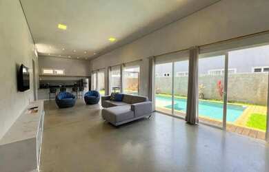 Imagem: A casa em condomínio possui 3 Dormitórios, 4 Banheiros, 168m²