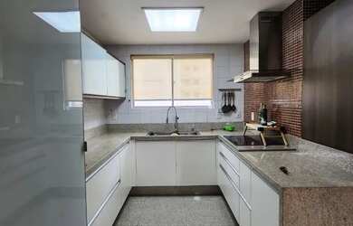 Imagem 8: Alugo apto Duplex semi mobiliado com 260 m2, 04 suítes, 02 vagas, em...