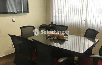 Imagem: O depósito possui 2 Vagas na garagem, 600m² de Área e está